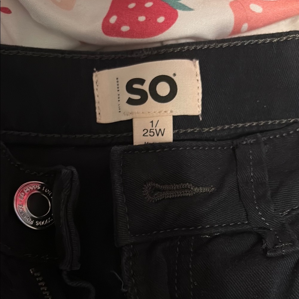 Black cargo pants